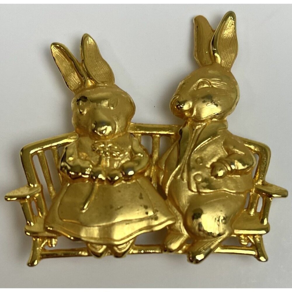 VTG 2" JONETTE JEWELRY Goldtone BROOCH Easter Rabbits Bunnies Bench SIGNED EUC